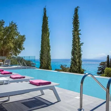 Trapezaki Sleeps 6 Pool Air Con Wifi ترابيزاكي