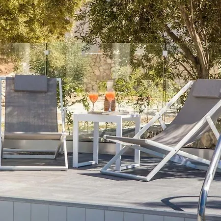 فيلة Trapezaki Sleeps 6 Pool Air Con Wifi ترابيزاكي