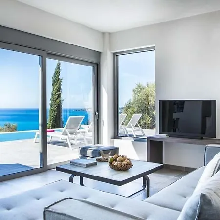 فيلة Trapezaki Sleeps 6 Pool Air Con Wifi *