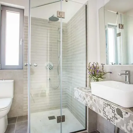 Trapezaki Sleeps 6 Pool Air Con Wifi فيلة