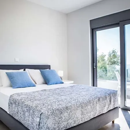 Trapezaki Sleeps 6 Pool Air Con Wifi فيلة *
