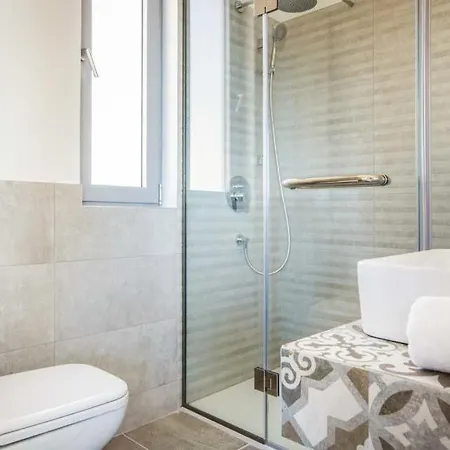 Trapezaki Sleeps 6 Pool Air Con Wifi ترابيزاكي
